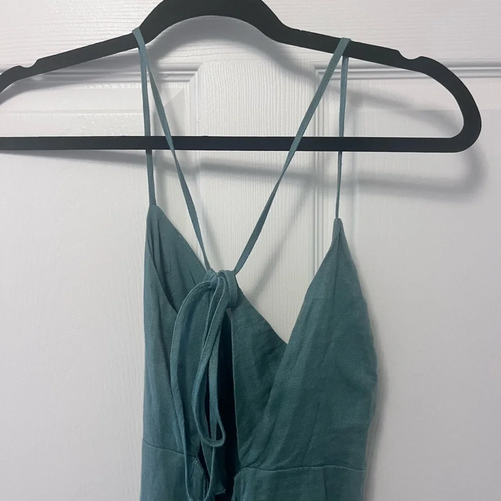 Women's Premium Linen Cutout Midi Dress - Picture 12 of 12